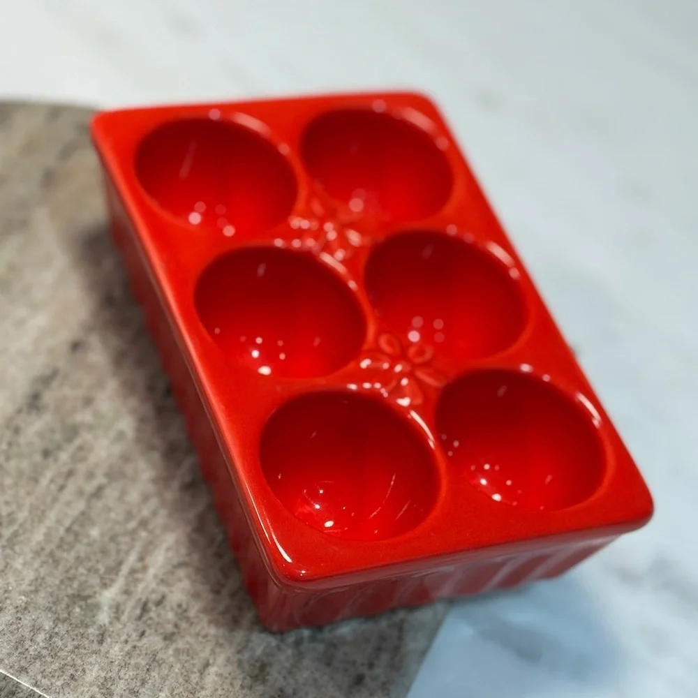Ceramic Egg Dish “biscuit” Brand Red 1/2 dozen eggs - Picture 6 of 6